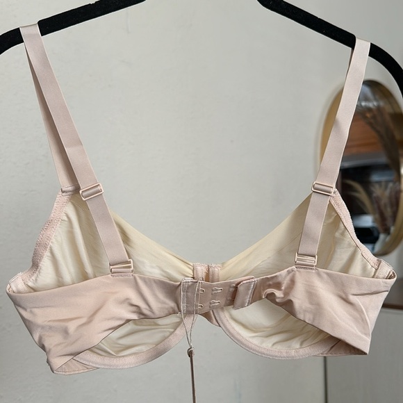SKIMS NO SHOW MOLDED‎ UNLINED Demi bra BALCONETTE BRA Sand 34DD - Picture 5 of 8